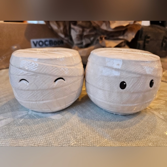 10 Strawberry Street Halloween Mummy Salt & Pepper Shakers Cute Eyes White Funny - Picture 3 of 4